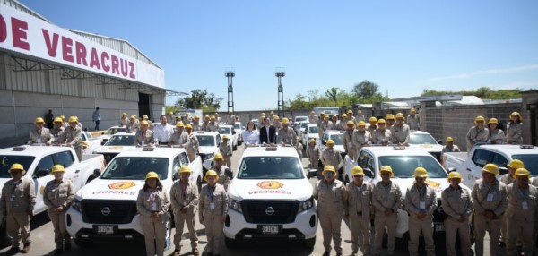 *Entrega el Gobernador 38 vehículos y reinaugura el centro de distribución de medicamentos