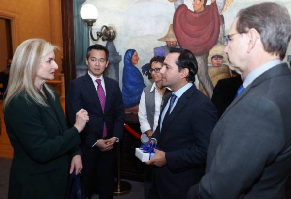 importantes compañías turísticas e inauguró la Semana de Yucatán en Washington D.C.