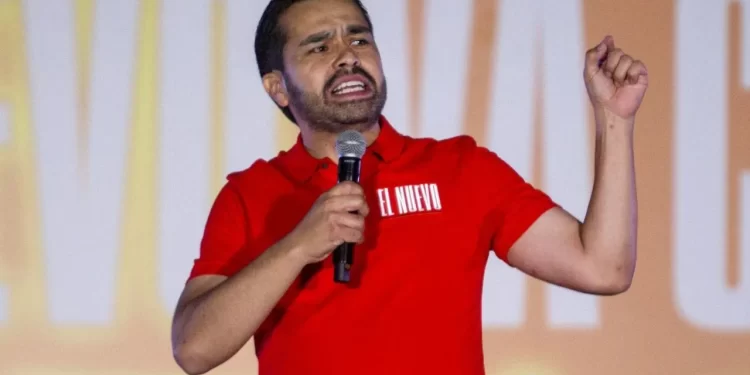 Álvarez Máynez responde a AMLO por su postura contra cierre de refinerías