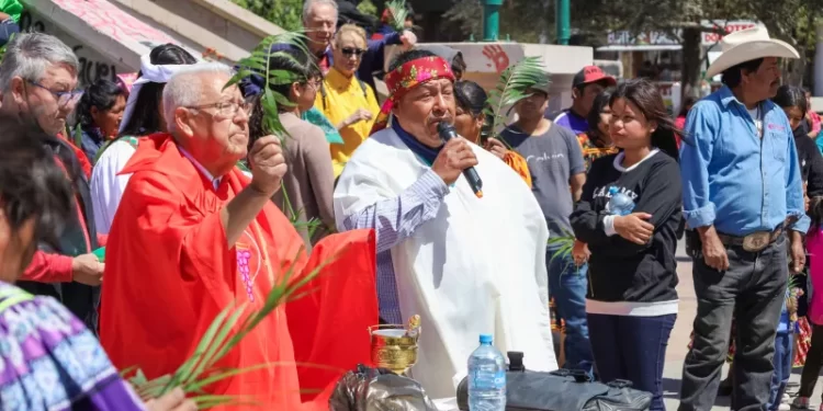 Arrancan comunidades indígenas urbanas de la capital celebraciones por Semana Santa en Plaza del Ángel