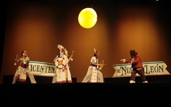 Conmemoran “El Día de la Familia Neoleonesa” con obra de teatro