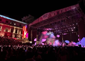 Encanta Caloncho con su música a los zacatecanos, en el FCZ 2024 Con su tour “Tofu” celebró aquí 10 años de exitosa carrera musical