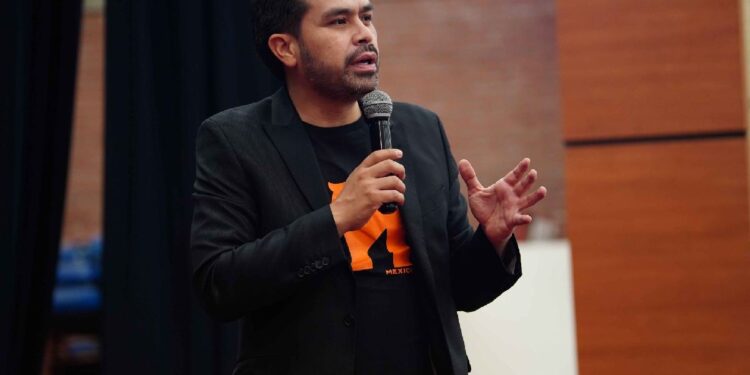 Álvarez Máynez lanza spots para exhibir a exgobernadores; PRI y Morena impugnan 38 de sus 67 videos