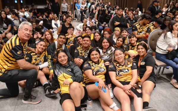 Participan más de 500 maestros en formación en Encuentro Cultural y Deportivo