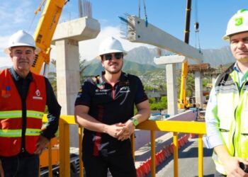 Supervisa Gobernador Montaje de Trabes en Línea 4 del Metro