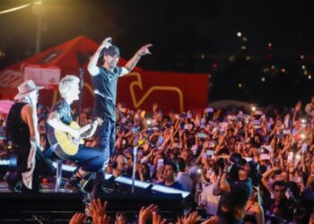 Cautiva Enrique Iglesias con presentación en la Feria de Puebla 2024