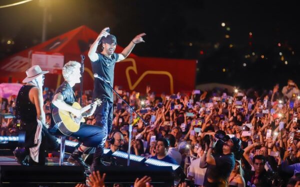 Cautiva Enrique Iglesias con presentación en la Feria de Puebla 2024