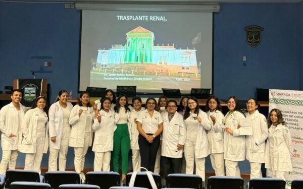 23 alumnas y alumnos de la UABJO a esta noble causa