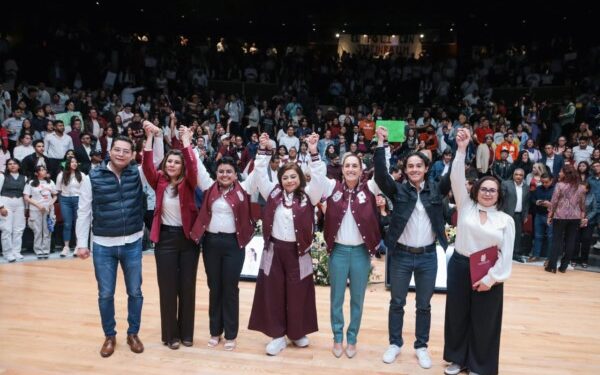 CLAUDIA SHEINBAUM LLAMA A LA COMUNIDAD ESTUDIANTIL DEL IPN A HACER DE MÉXICO UNA POTENCIA DE DESARROLLO, DE EMPLEO Y BIENESTAR CON EL SEGUNDO PISO DE LA 4T