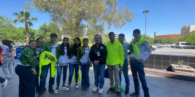 Destacan estudiantes rarámuri en competencia regional de robótica