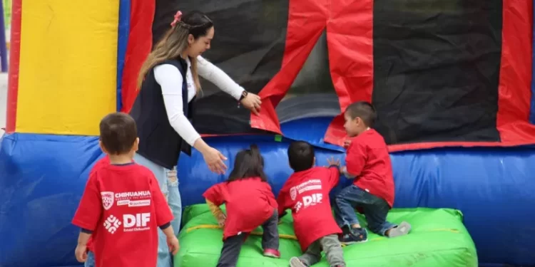 Disfrutan niñas y niños de la Casa Cuna del DIF Estatal convivio en el “Parque El Colibrí”