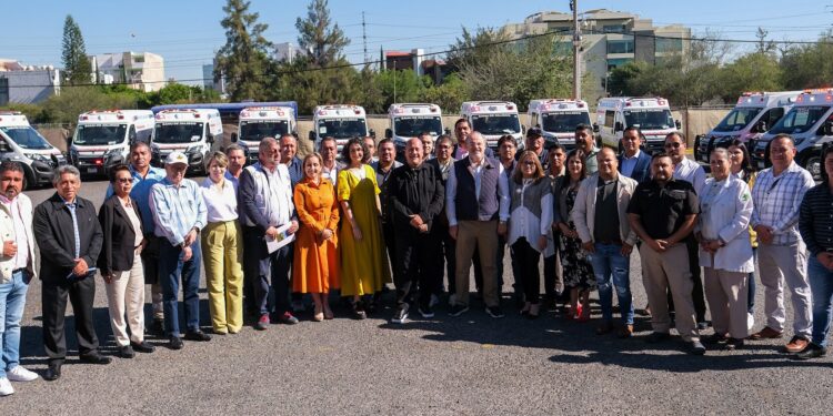 Entrega Enrique Alfaro 23 nuevas ambulancias a municipios de Jalisco