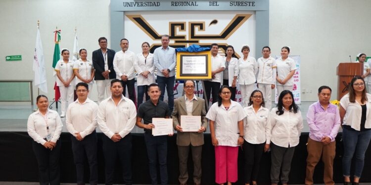 Certifican primera escuela de nivel superior como promotora de la salud