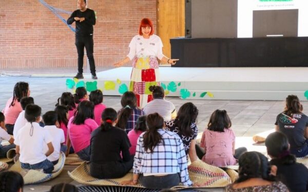 INCREÍBLE VIERNES DE LECTURA SE VIVIÓ EN LAS CASAS HOGAR DEL DIF OAXACA
