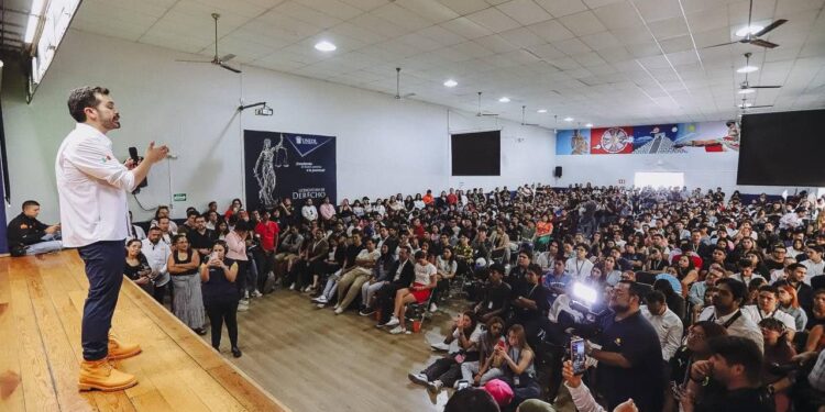 Afianzar vínculos con Grupo Jalisco; Álvarez Máynez