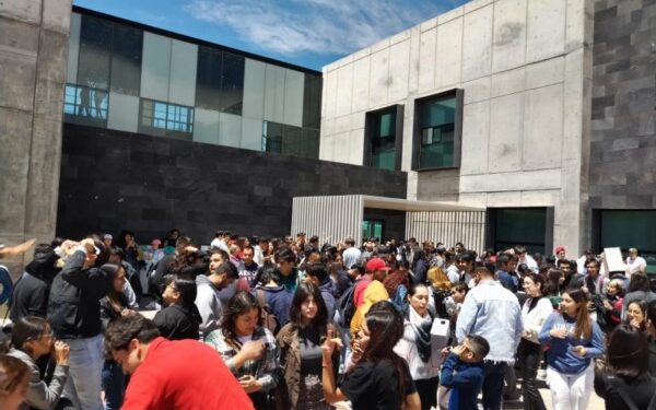 MILES DE ZACATECANOS DISFRUTAN EN FAMILIA OBSERVACIÓN DEL ECLIPSE SOLAR Y PROMUEVEN APRENDIZAJE VIVENCIAL