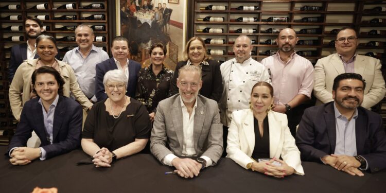 Presenta Cámara de Empresarios Latinos de Houston planes de trabajo