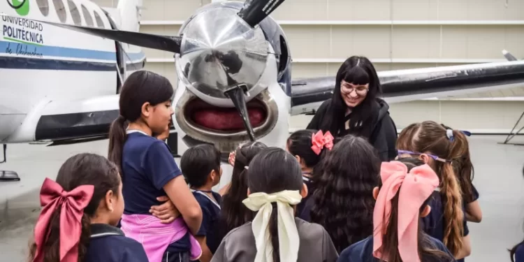 Acerca Universidad Politécnica la ciencia y la tecnología a alumnas de Primaria