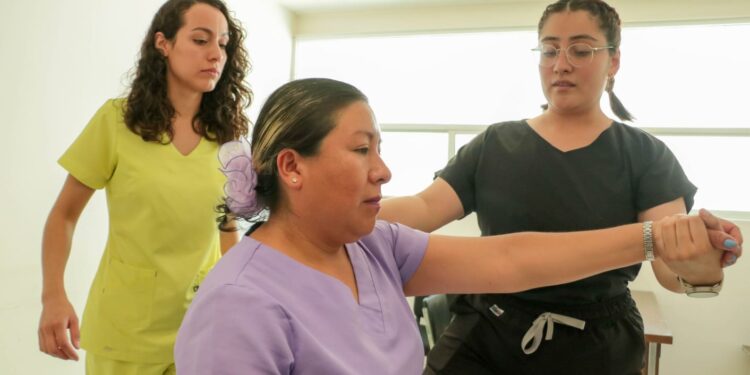 Anuncian SNDIF y SEDIF reapertura de la Licenciatura en Terapia Física