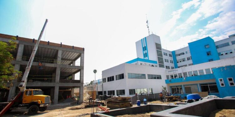 Avanza la reconstrucción del Hospital General de Occidente Zoquipan; se espera la conclusión de las obras a mediados del mes de agosto