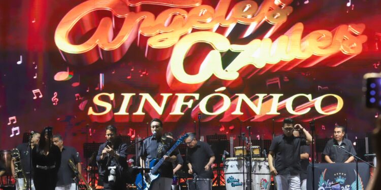 Baila Feria de Puebla con los Ángeles Azules