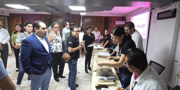 Cumple IEEPCO con entrega de documentación al INE para garantizar Voto Anticipado