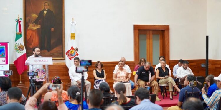 DE MANERA CONTUNDENTE GOBIERNO DEL ESTADO ATIENDE INCENDIOS FORESTALES EN OAXACA