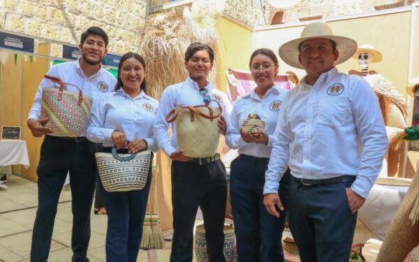 Destaca estudiantado de la UTVCO en concurso Oaxaca Emprende 2024