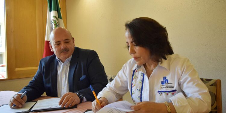 Firman convenios de colaboración Upnech y El Colegio de Chihuahua