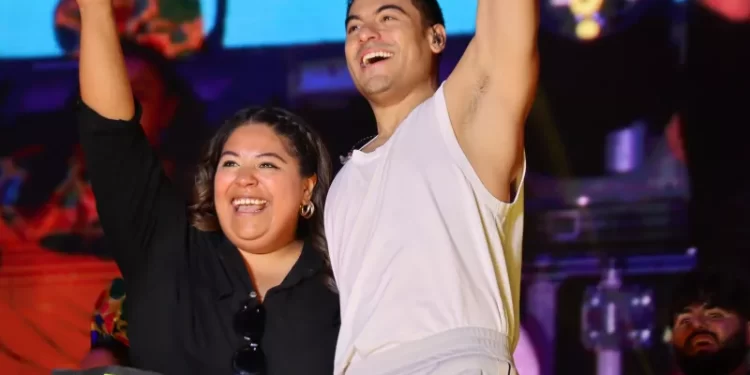 Inicia Carlos Rivera festejos por el Bicentenario de Chihuahua con concierto en ciudad Delicias
