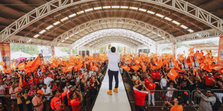 Desde Ciudad del Carmen denuncia guerra sucia en su contra