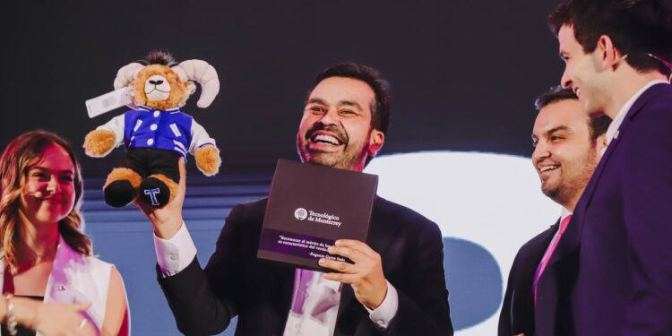 Vamos por una reforma fiscal progresiva y gradual propone Máynez