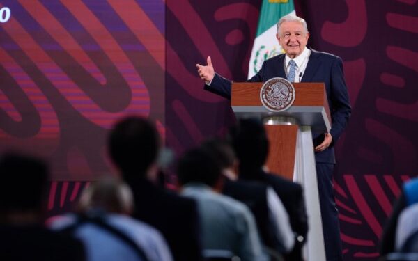 Presidente reconoce a Fuerzas Armadas por pacificar al país; el pueblo confía en su labor, afirma