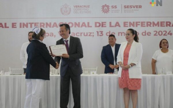 Reconoce Veracruz trayectoria, mérito y profesionalismo de las y los enfermeros