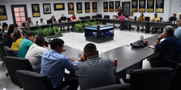 Se reúnen titulares de la SEyD y Sección 42 del SNTE para fortalecer relación en beneficio de docentes