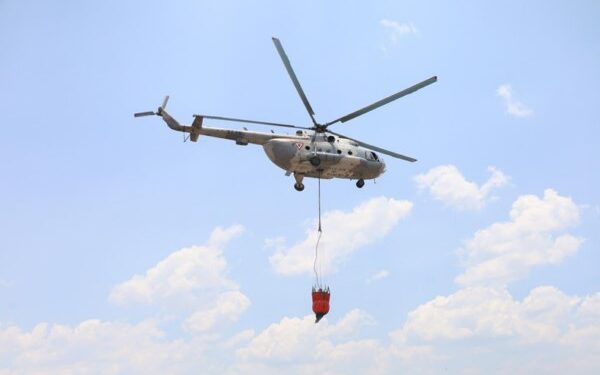 Suman dos helicópteros al combate del incendio en Tepelmeme