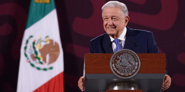 Transición de gobierno federal no generará sobresaltos en economía, afirma presidente