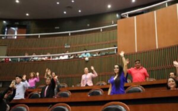 CELEBRA EVELYN SALGADO APROBACIÓN DE LA LEY REGISTRAL PARA EL ESTADO DE GUERRERO