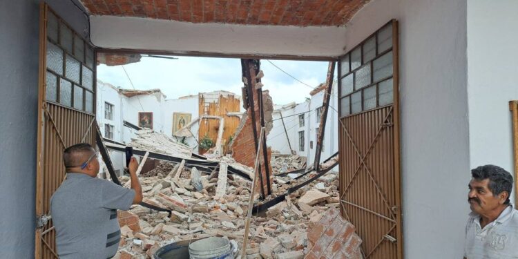 Colapsa iglesia en el municipio de Tala debido a daños en la estructura