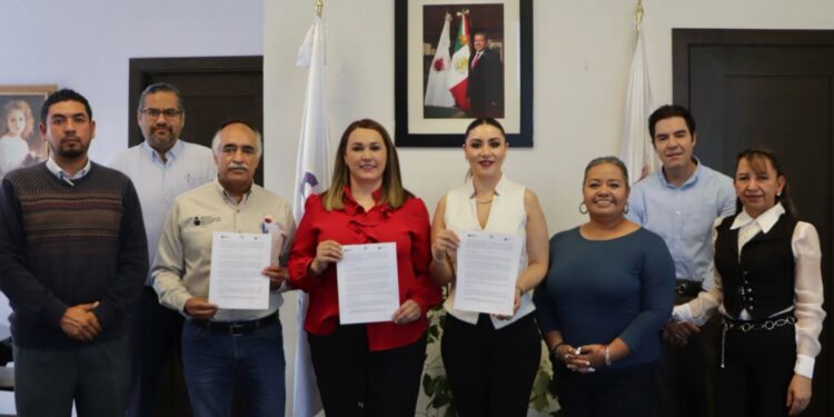 Convienen Semujer e IZEA impulsar a zacatecanas en situación de rezago educativo