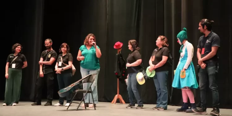 Disfrutan más de 3 mil niñas, niños y adolescentes de la primera edición del Festival de Teatro