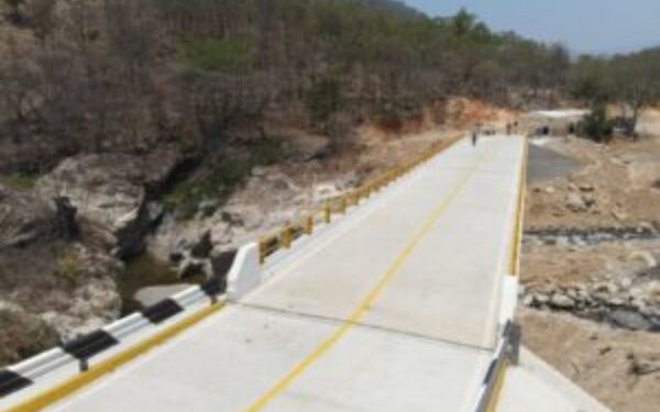 En el año de las obras, la gobernadora Evelyn Salgado impulsa infraestructura carretera en las 8 regiones del estado