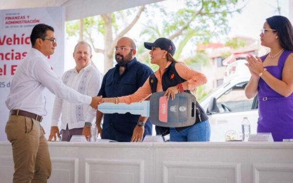 Entrega la gobernadora Evelyn Salgado 25 vehículos a dependencias operativas y ejecutoras de obra