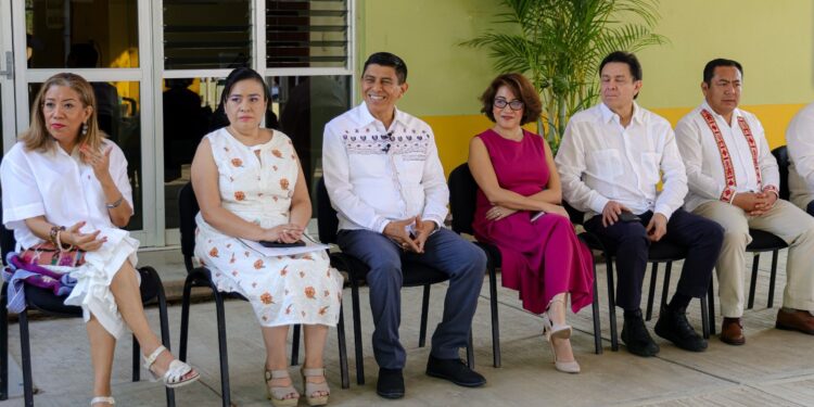Oaxaca se beneficiará en materia de salud con tarjeta La Clínica es Nuestra