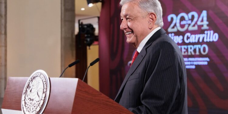 Políticas de la 4T responden a realidad del país: presidente; reitera rechazo a privatización de la salud y la educación