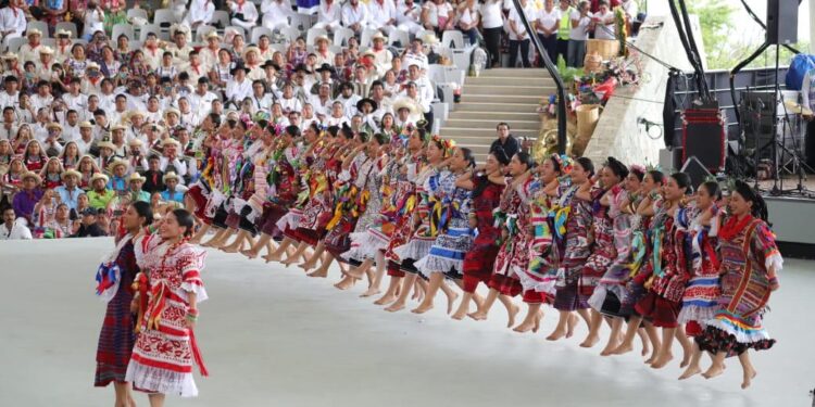 Como hace 92 años, Oaxaca entrega al mundo su gueza cultural y tradicional