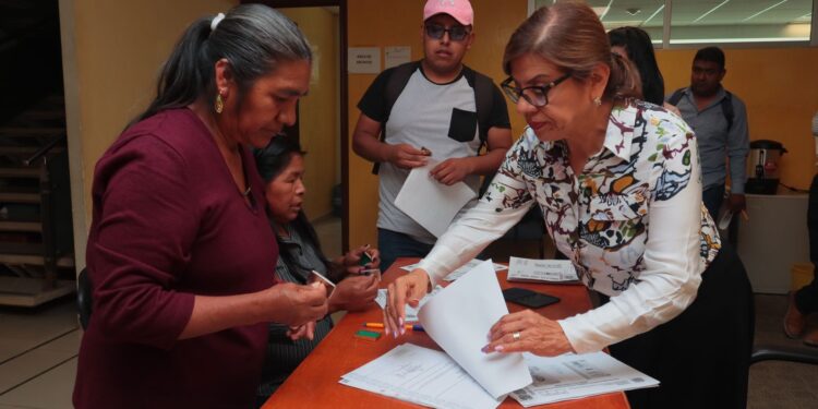 Cumple Sego con acreditación de autoridades municipales de Sistema Normativo Indígena