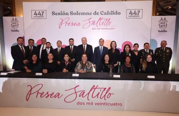 Entregan Manolo y Chema Presea Saltillo