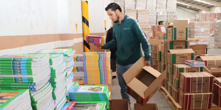 Inicia SEP distribución de más de 300 mil libros de texto gratuitos