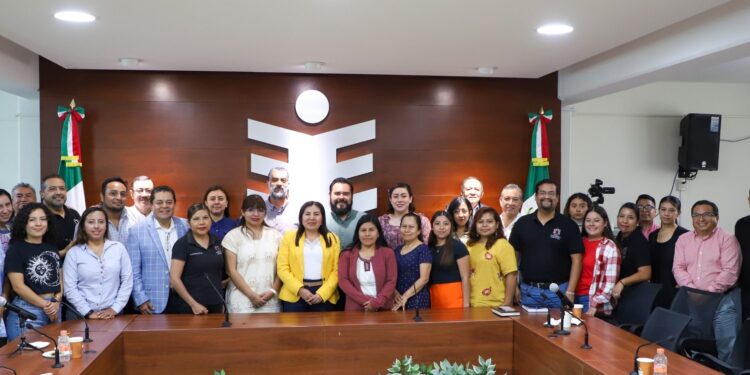 Realiza Contraloría General del IEEPCO taller para garantizar transparencia de los recursos públicos